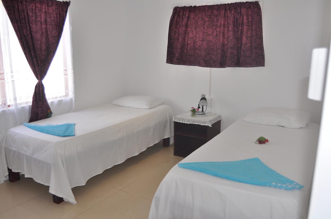 Bed and Breakfast Flying Annie Moa Neiafu Exterior foto